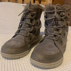Sorel Joan Explorer quarry/gray Boots